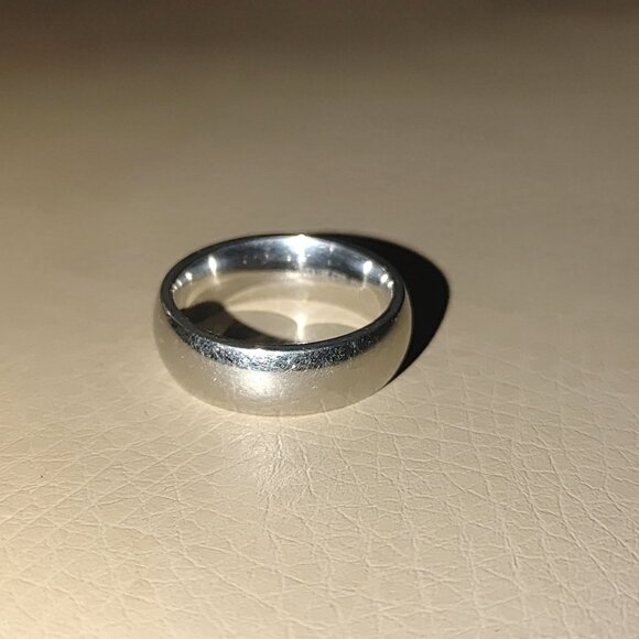 Wedding Band Ring Size 6 Stainless Steel Comfort Fit Polished Finish - Picture 8 of 8